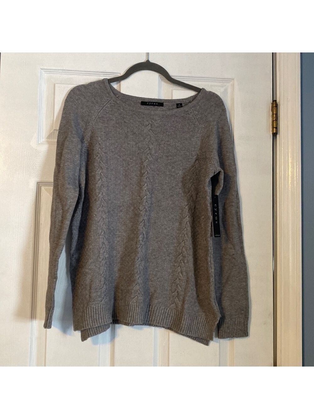 Cyrus NWT womens sweater; size 8